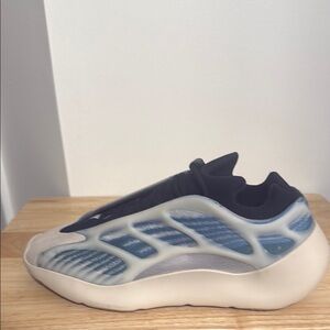 Yeezy 700 V3 Kyanite